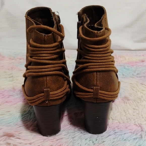 Candie's Women's Brown Ankle Boots Sz.8.5 Gently Worn #46 CRATE - Picture 4 of 9
